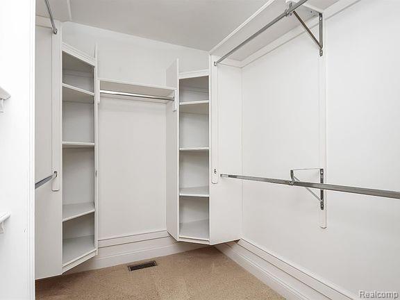 325 Woodhaven Place Property Photo 17