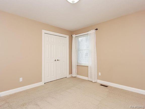325 Woodhaven Place Property Photo 19