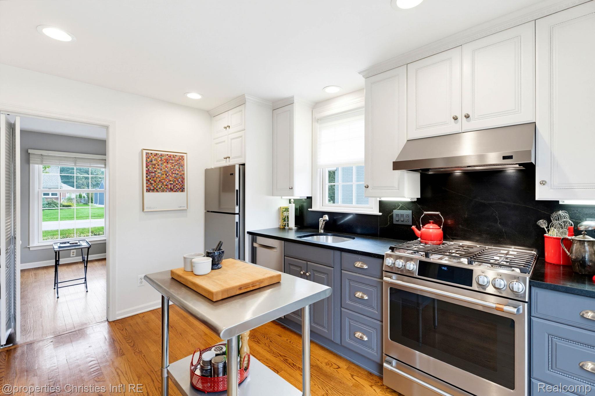 32111 Auburn Drive Property Photo 12