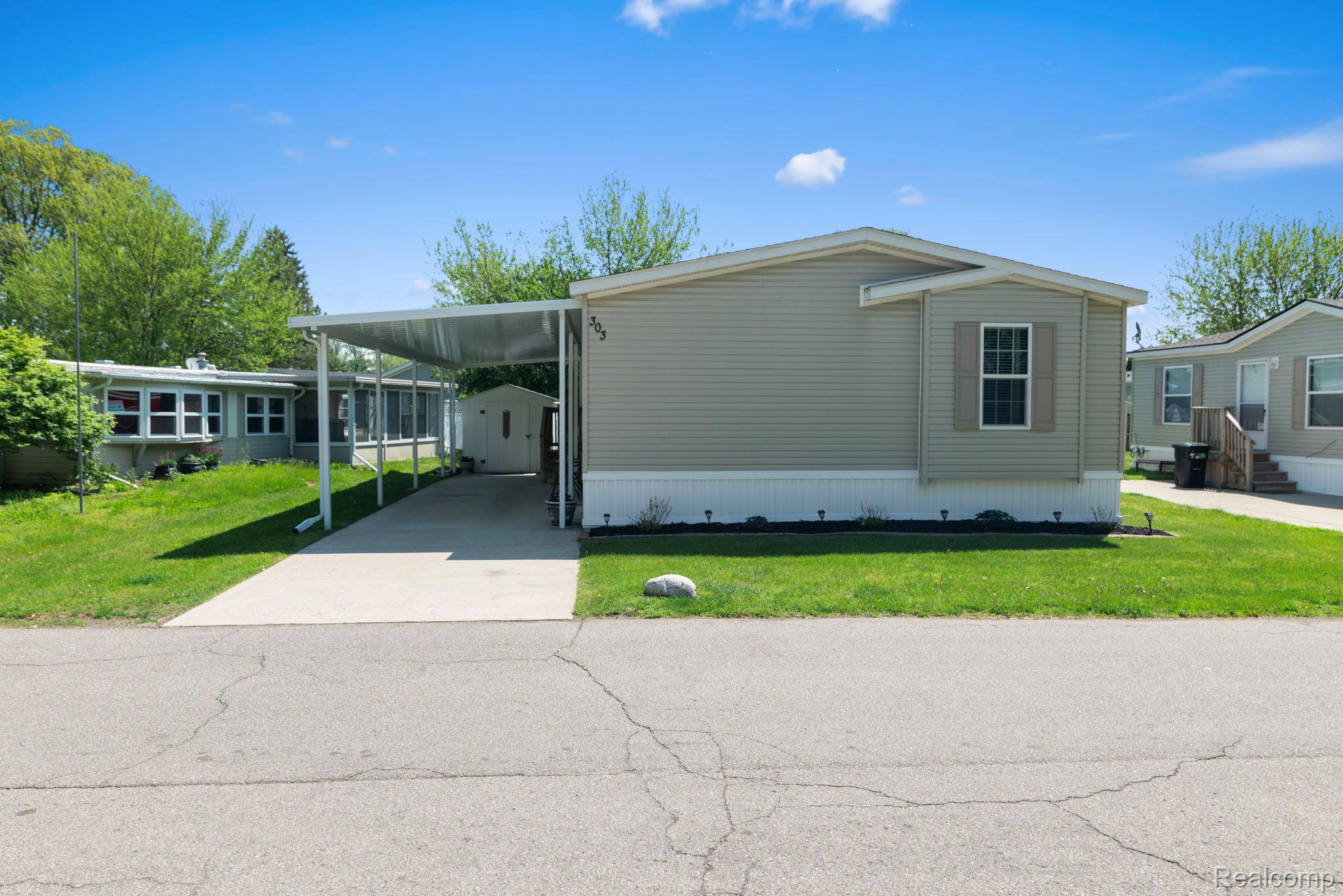 303 Toucan Street Property Photo 1