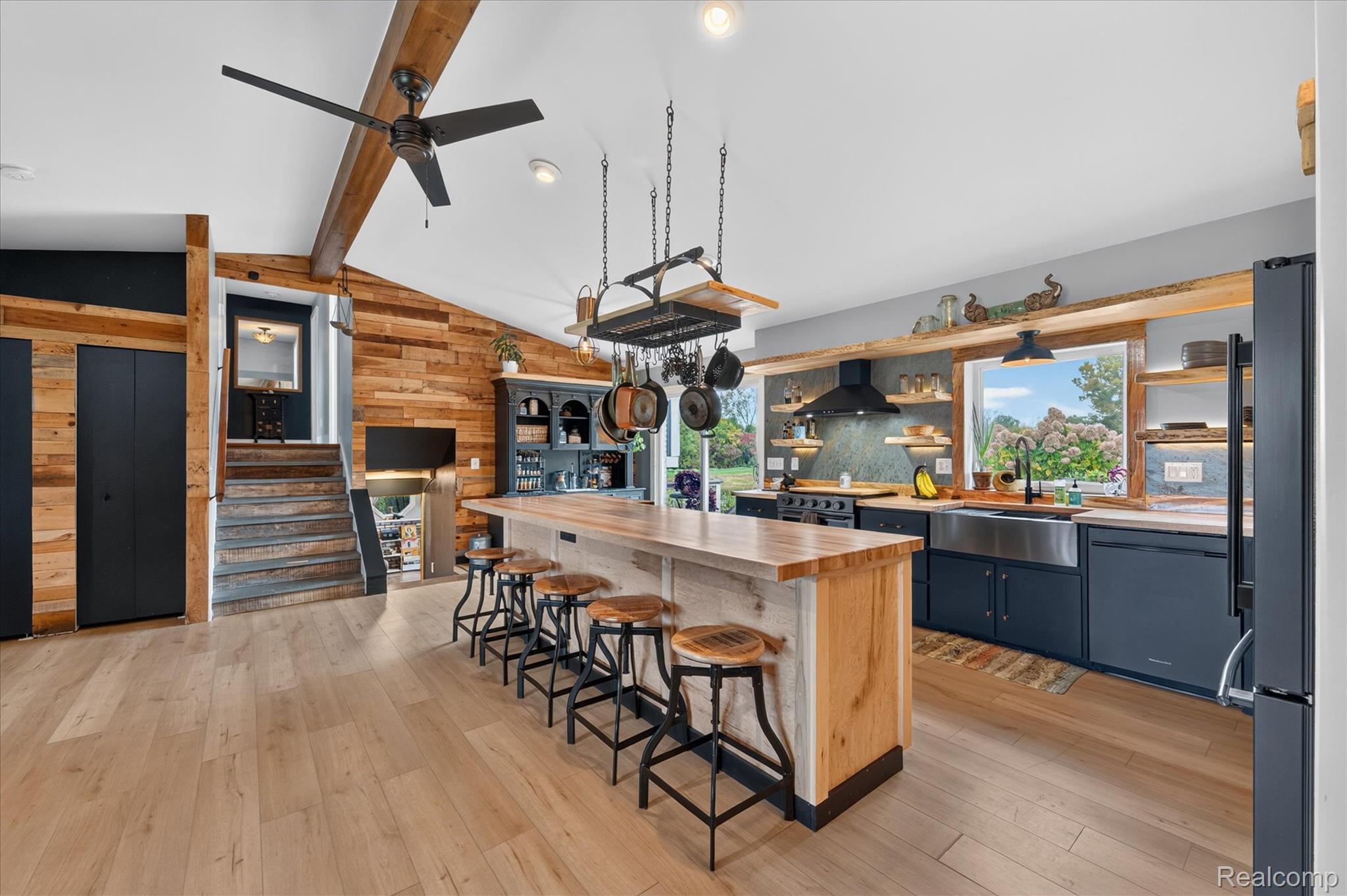 7375 Tubspring Road Property Photo 4