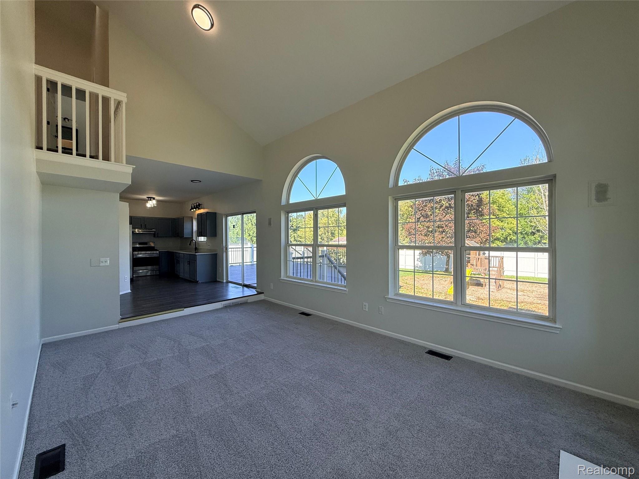 7457 Streamwood Drive Property Photo 7