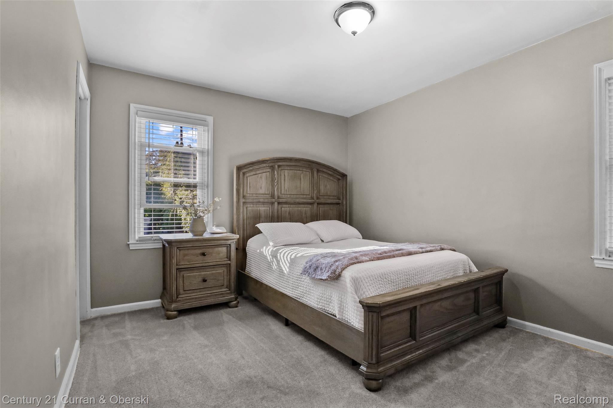 6233 Oakman Boulevard Property Photo 18