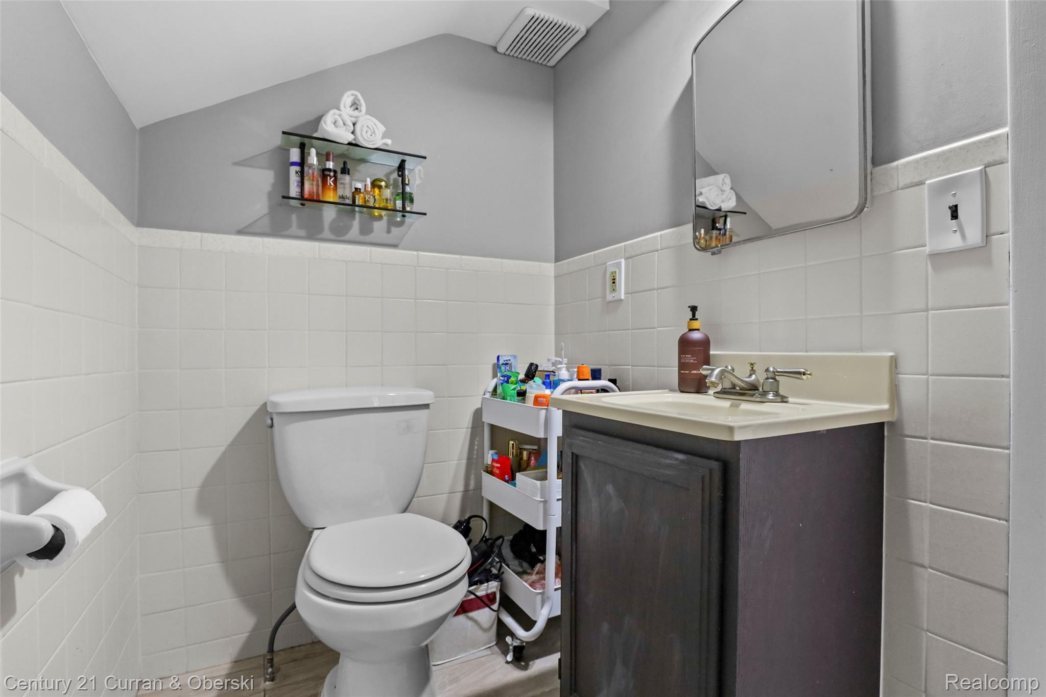 6233 Oakman Boulevard Property Photo 24