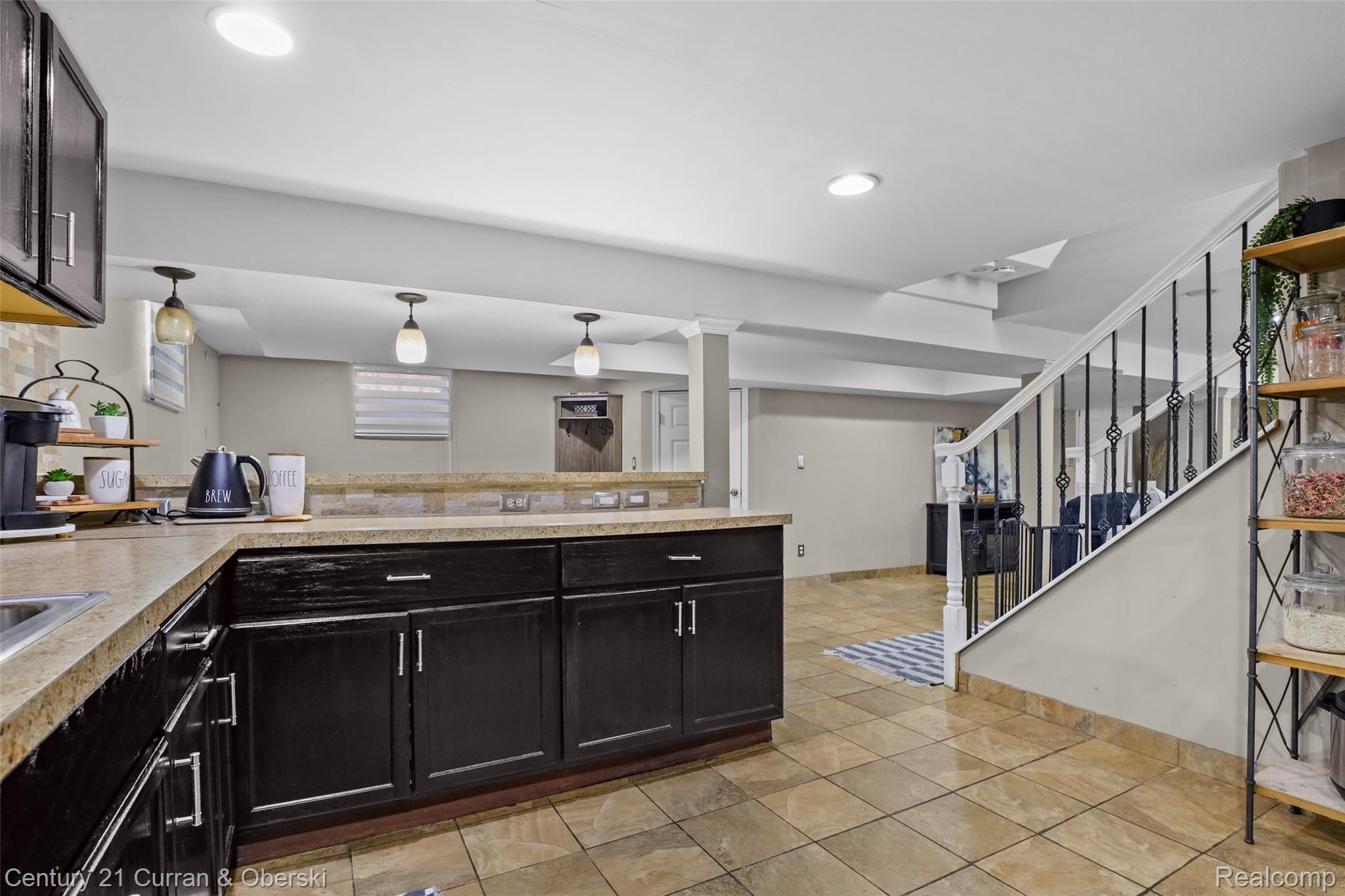 6233 Oakman Boulevard Property Photo 27
