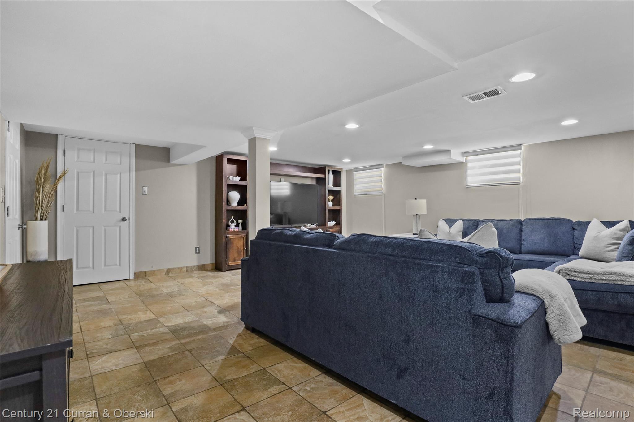 6233 Oakman Boulevard Property Photo 31