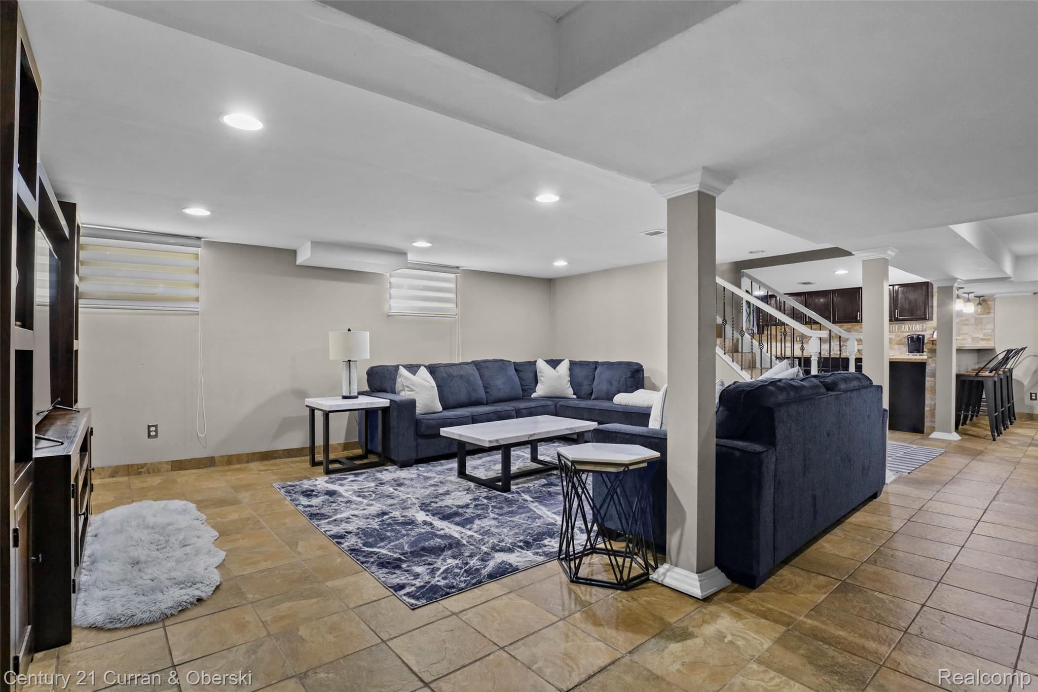 6233 Oakman Boulevard Property Photo 32
