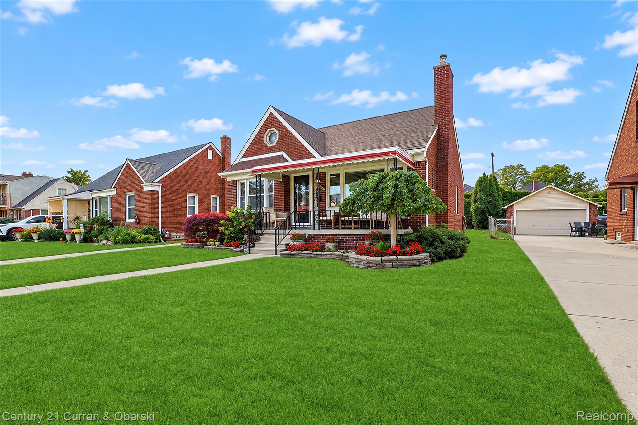 6233 Oakman Boulevard Property Photo 45