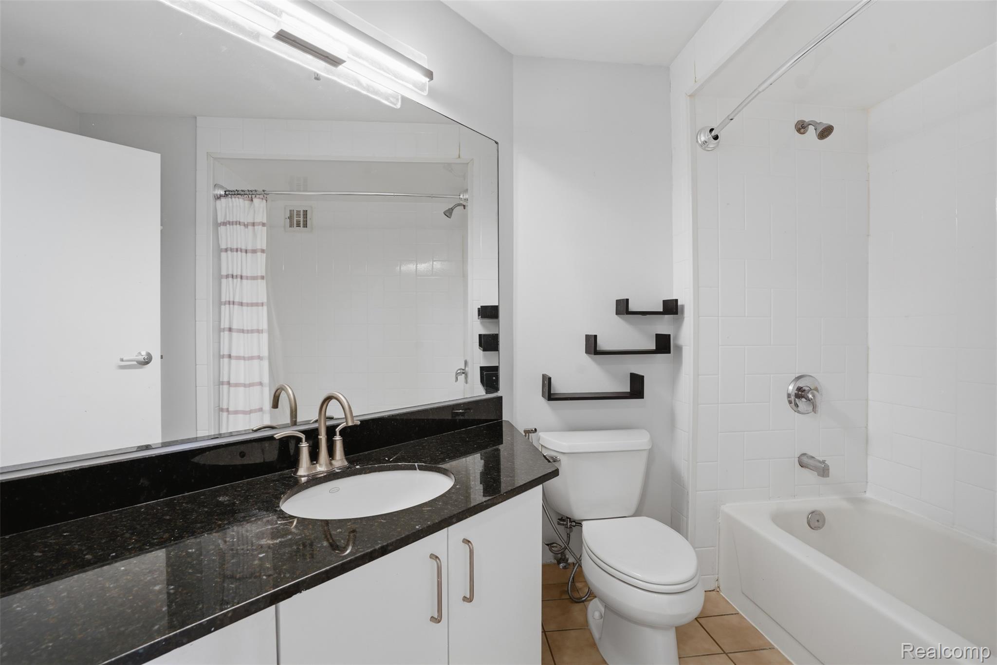 1001 W Jefferson Avenue 24d Property Photo 18