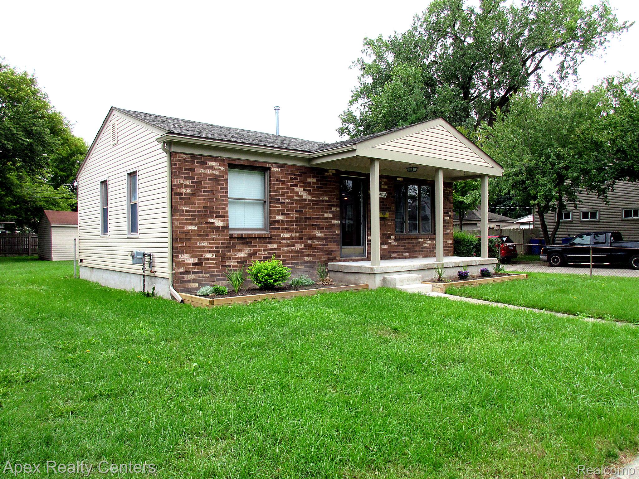 24808 Lauren Avenue Property Photo 2