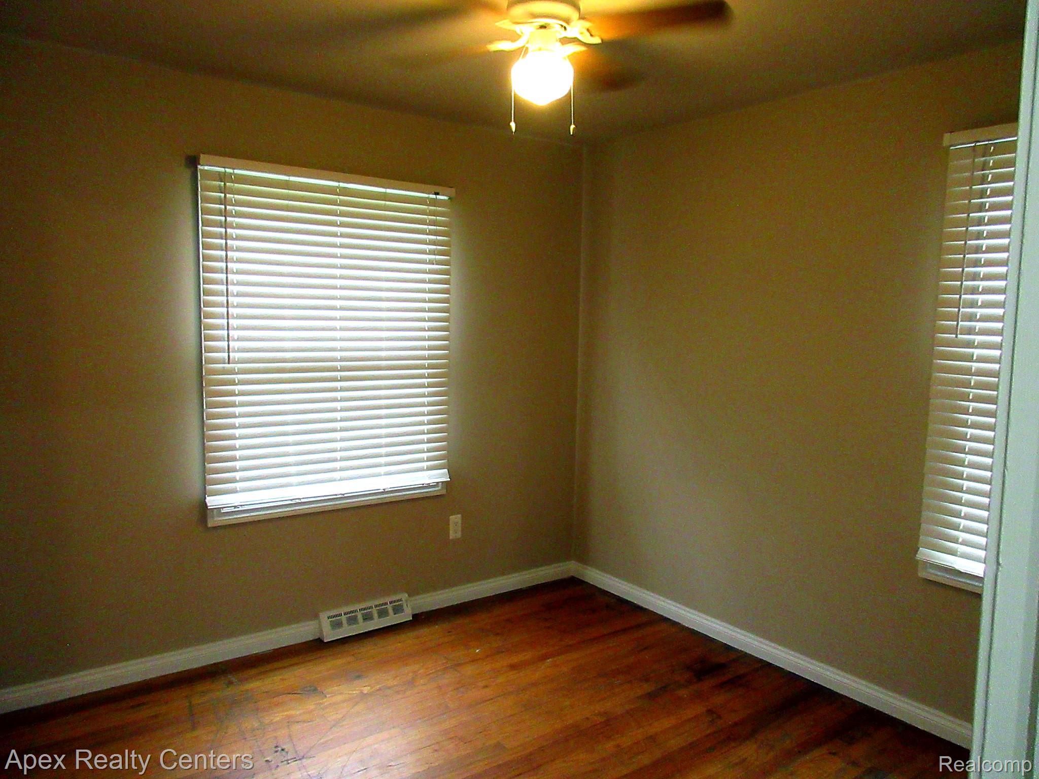 24808 Lauren Avenue Property Photo 10