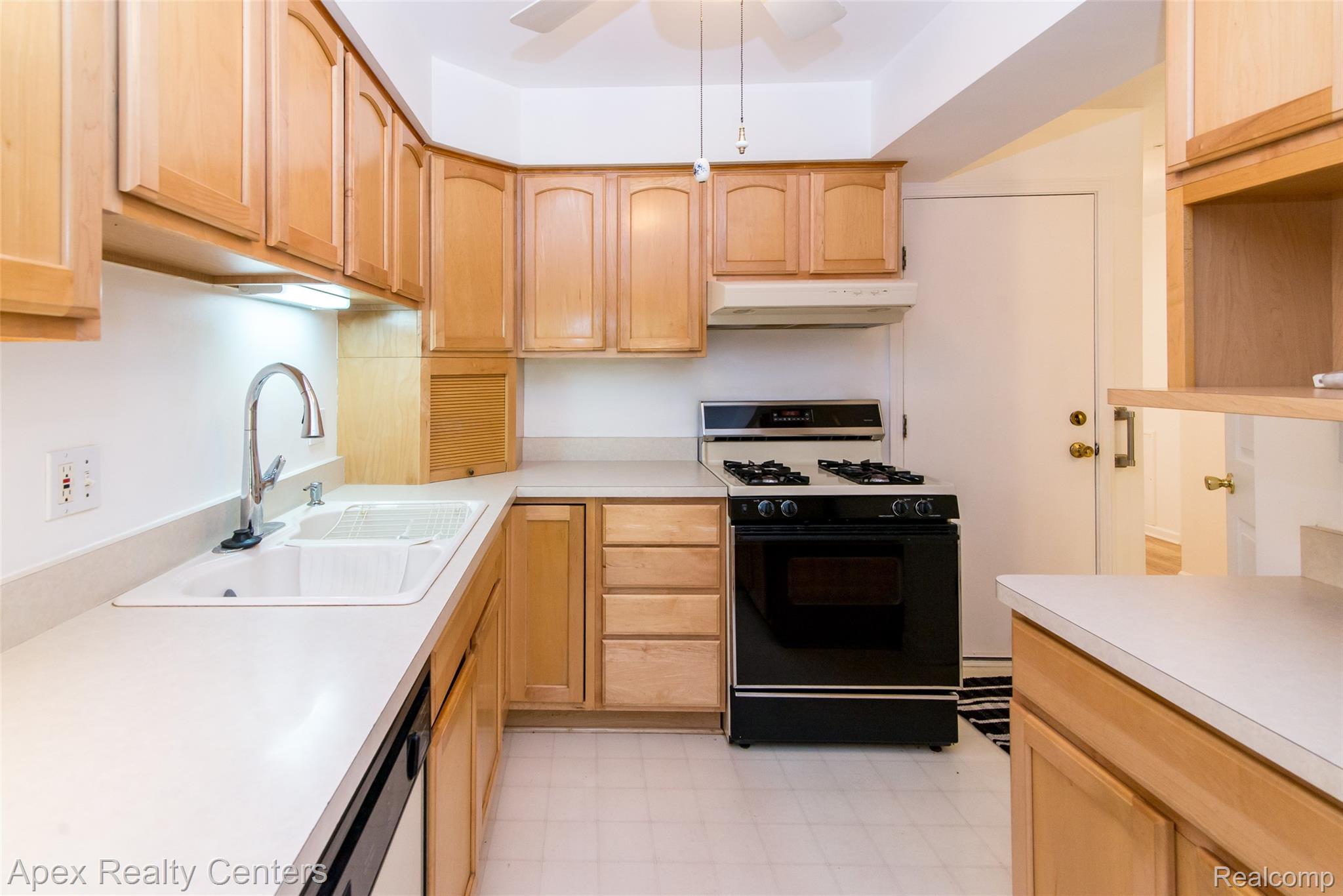 1821 Van Hill Court Property Photo 13