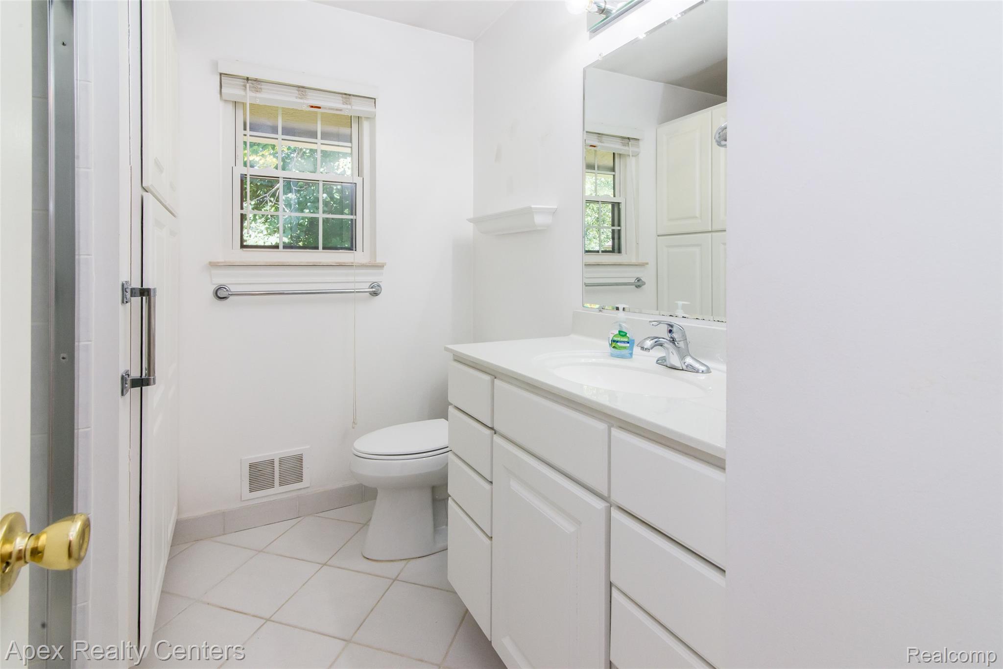 1821 Van Hill Court Property Photo 16