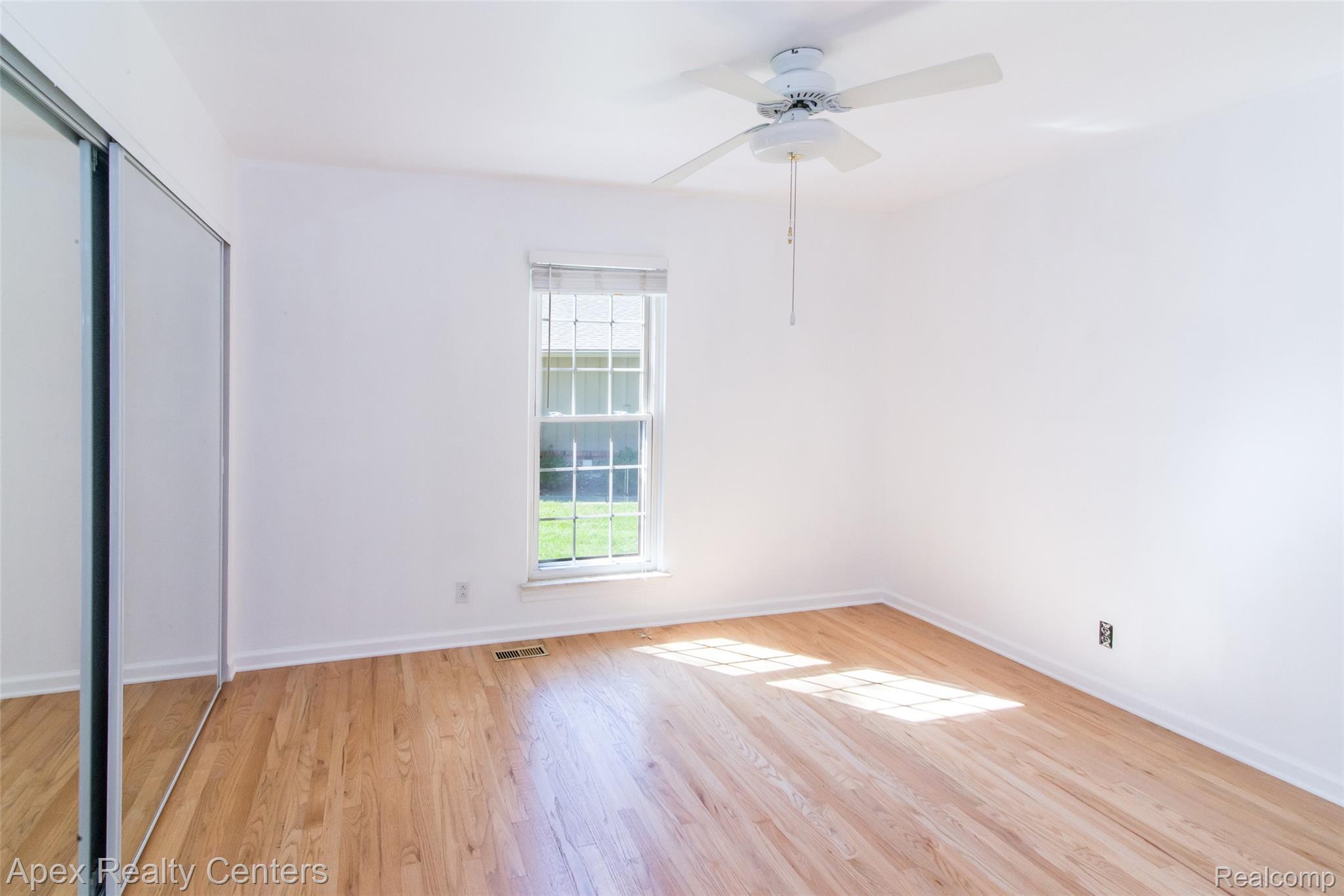 1821 Van Hill Court Property Photo 18