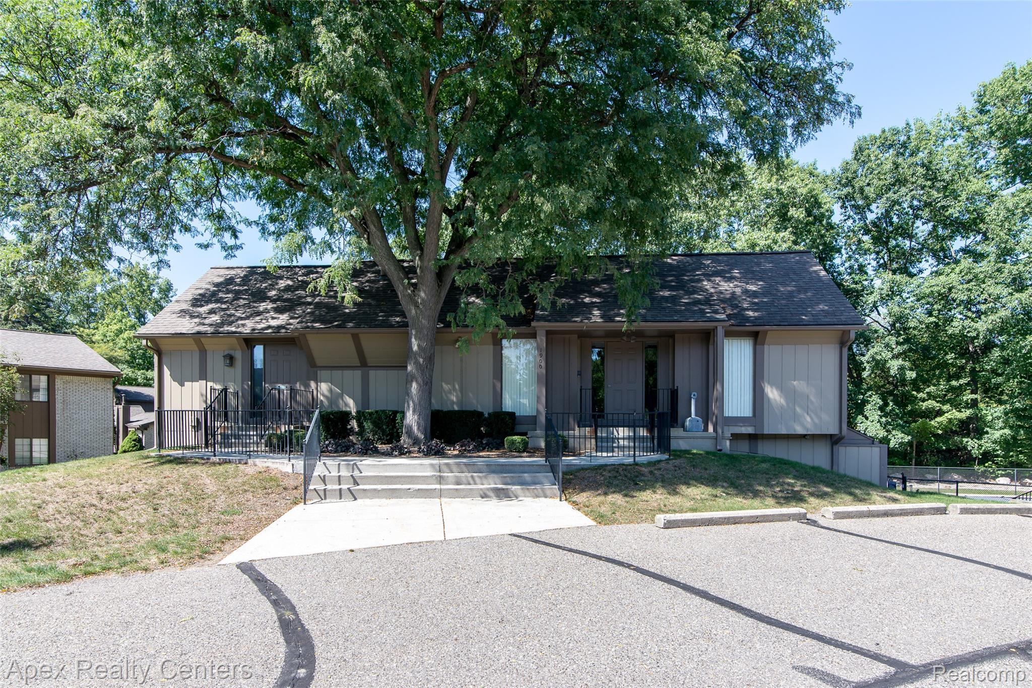 1821 Van Hill Court Property Photo 34