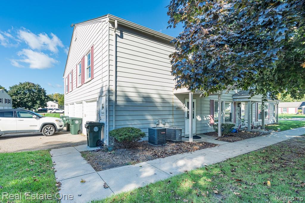 2987 Maplewood Court D Property Photo 1