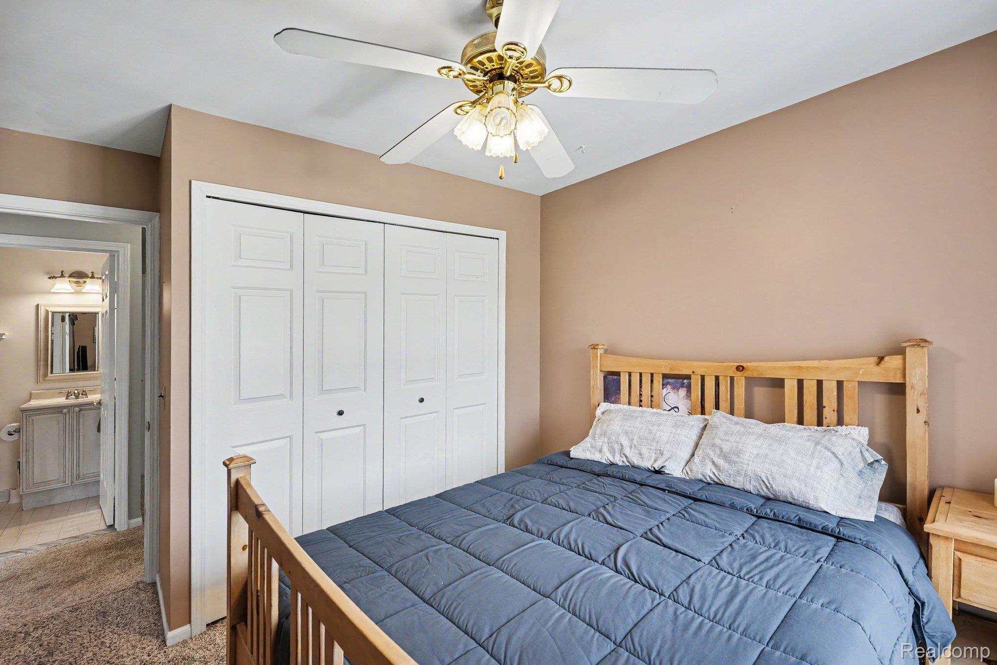 33362 Jefferson Avenue Property Photo 15