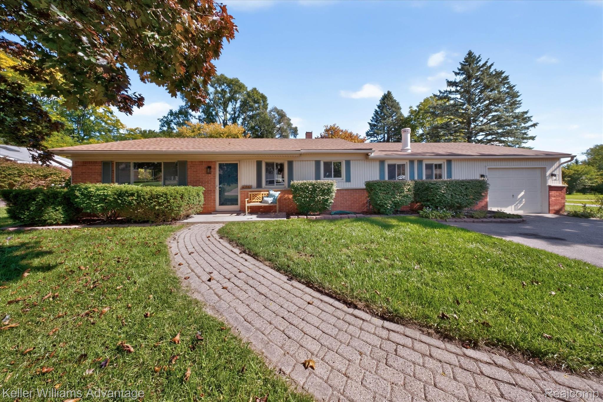 41881 Quince Drive Property Photo 3