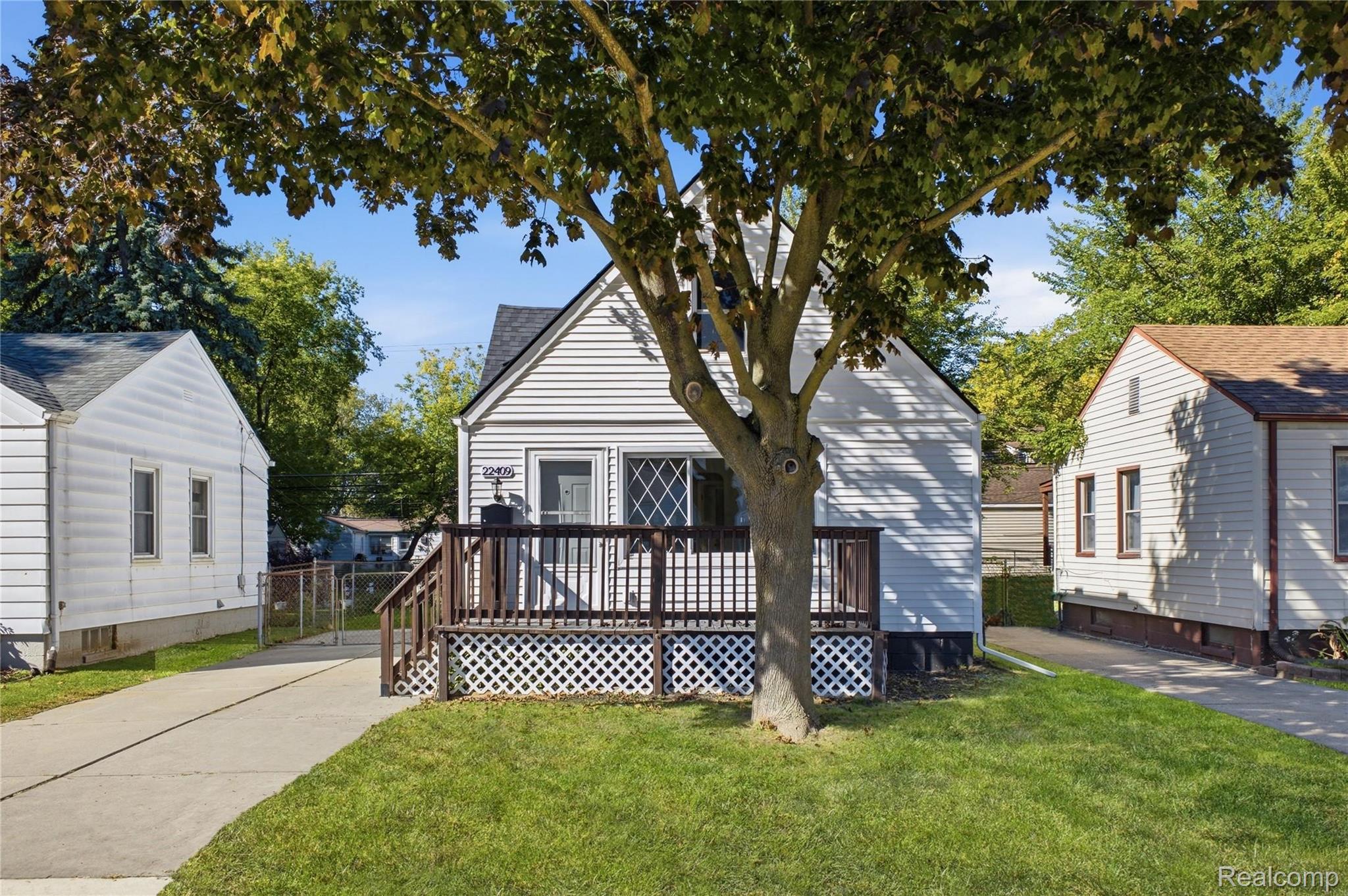 22409 Beechwood Avenue Property Photo 1