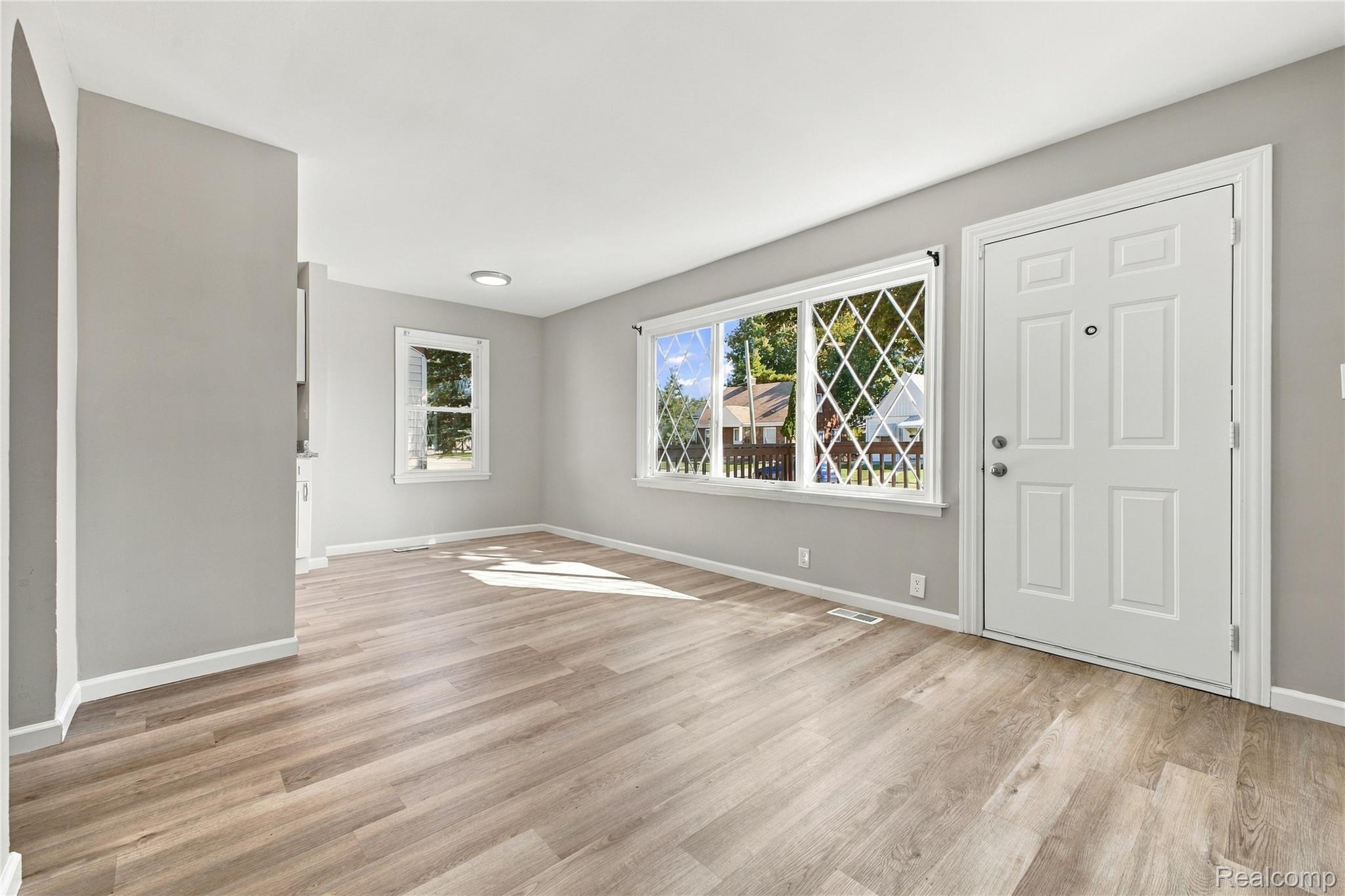 22409 Beechwood Avenue Property Photo 5