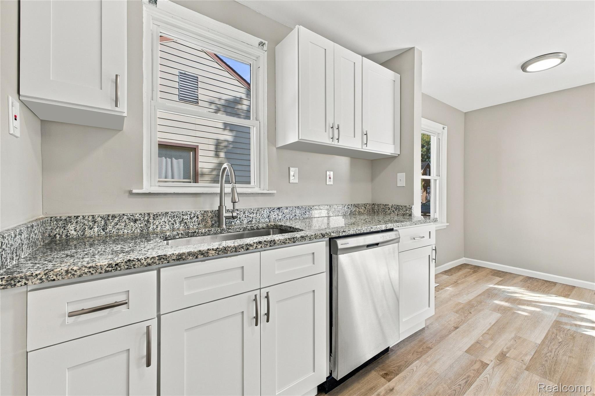 22409 Beechwood Avenue Property Photo 8