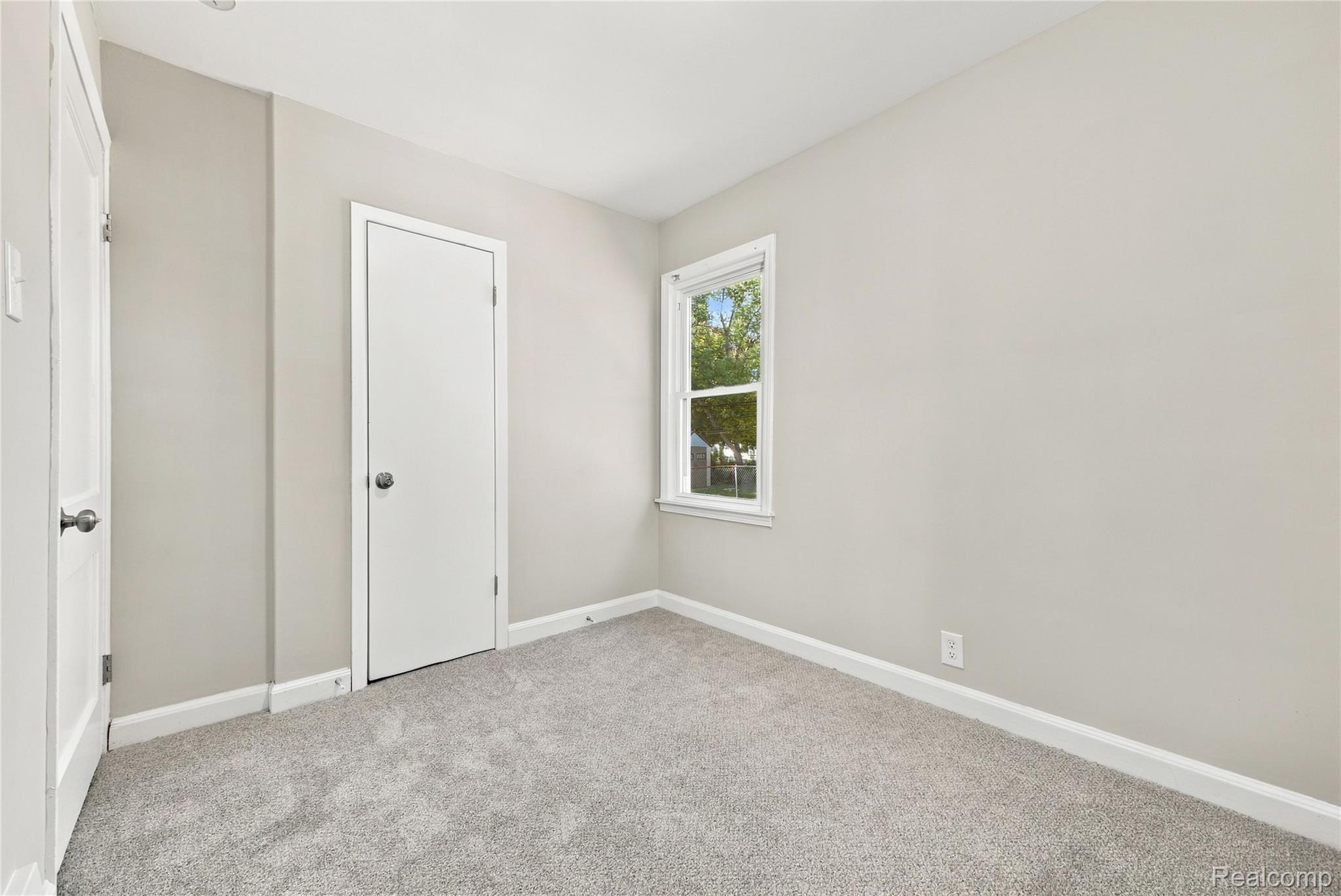22409 Beechwood Avenue Property Photo 13