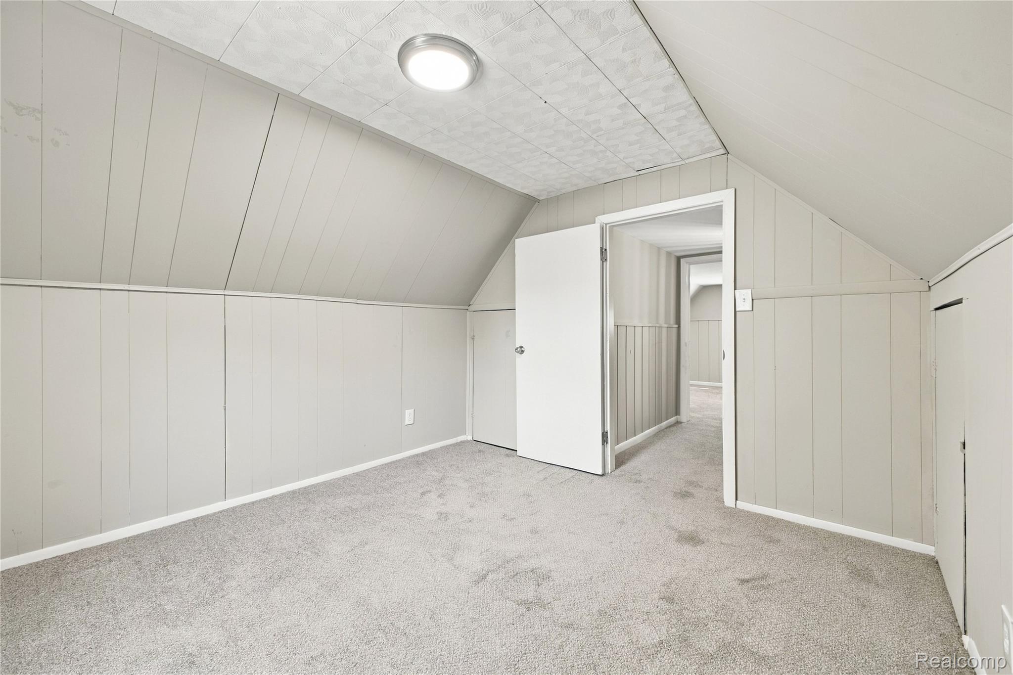 22409 Beechwood Avenue Property Photo 17