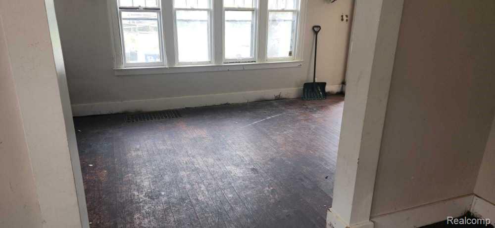 9241 Mendota Street Property Photo 4