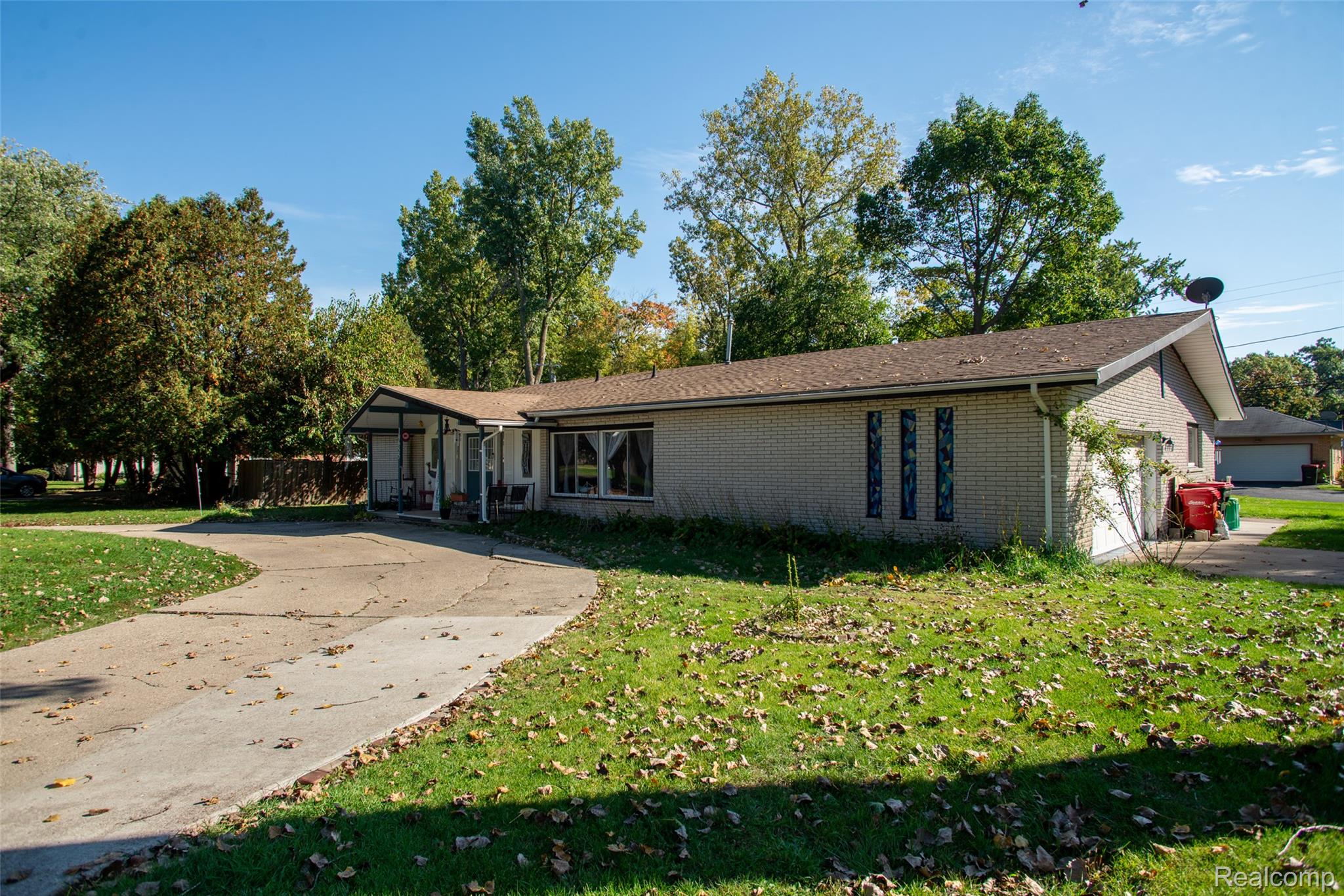 19655 Saxton Avenue Property Photo 2