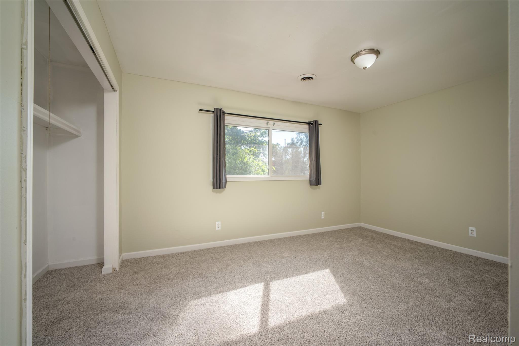 19655 Saxton Avenue Property Photo 17