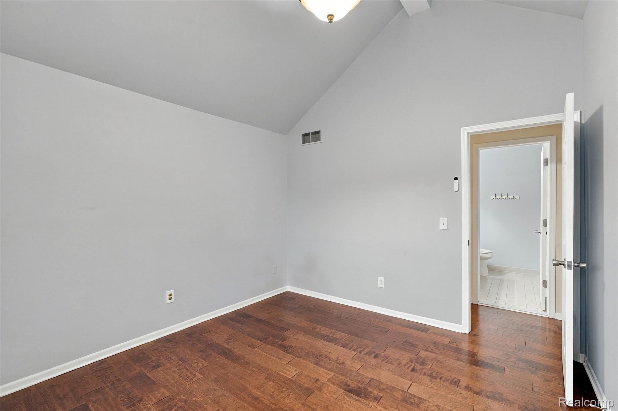 50576 Commons Drive Property Photo 17