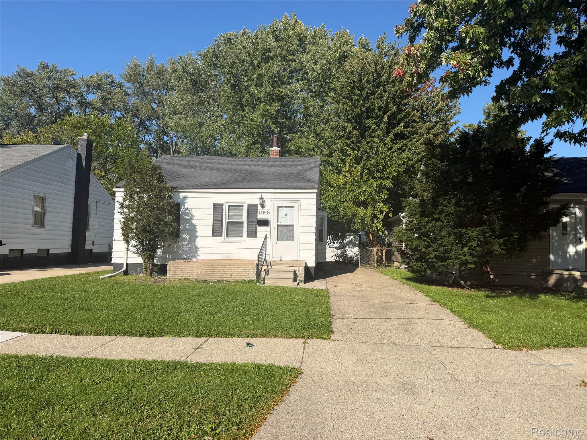 18949 Washtenaw Street Property Photo 1