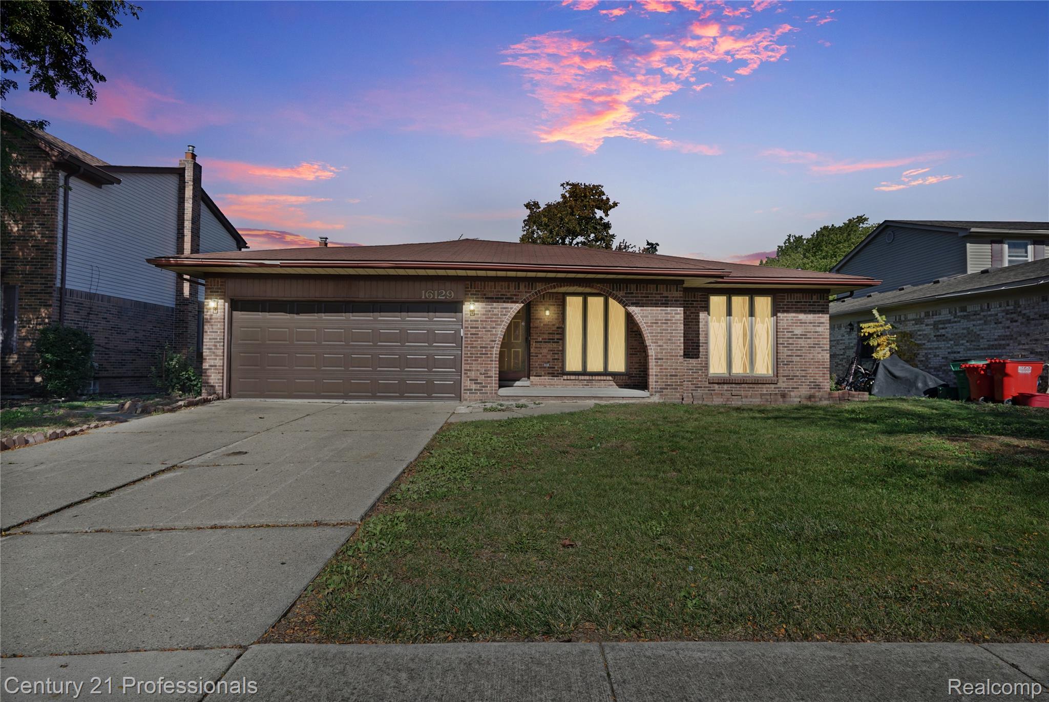 16129 Cambell Drive Property Photo 1