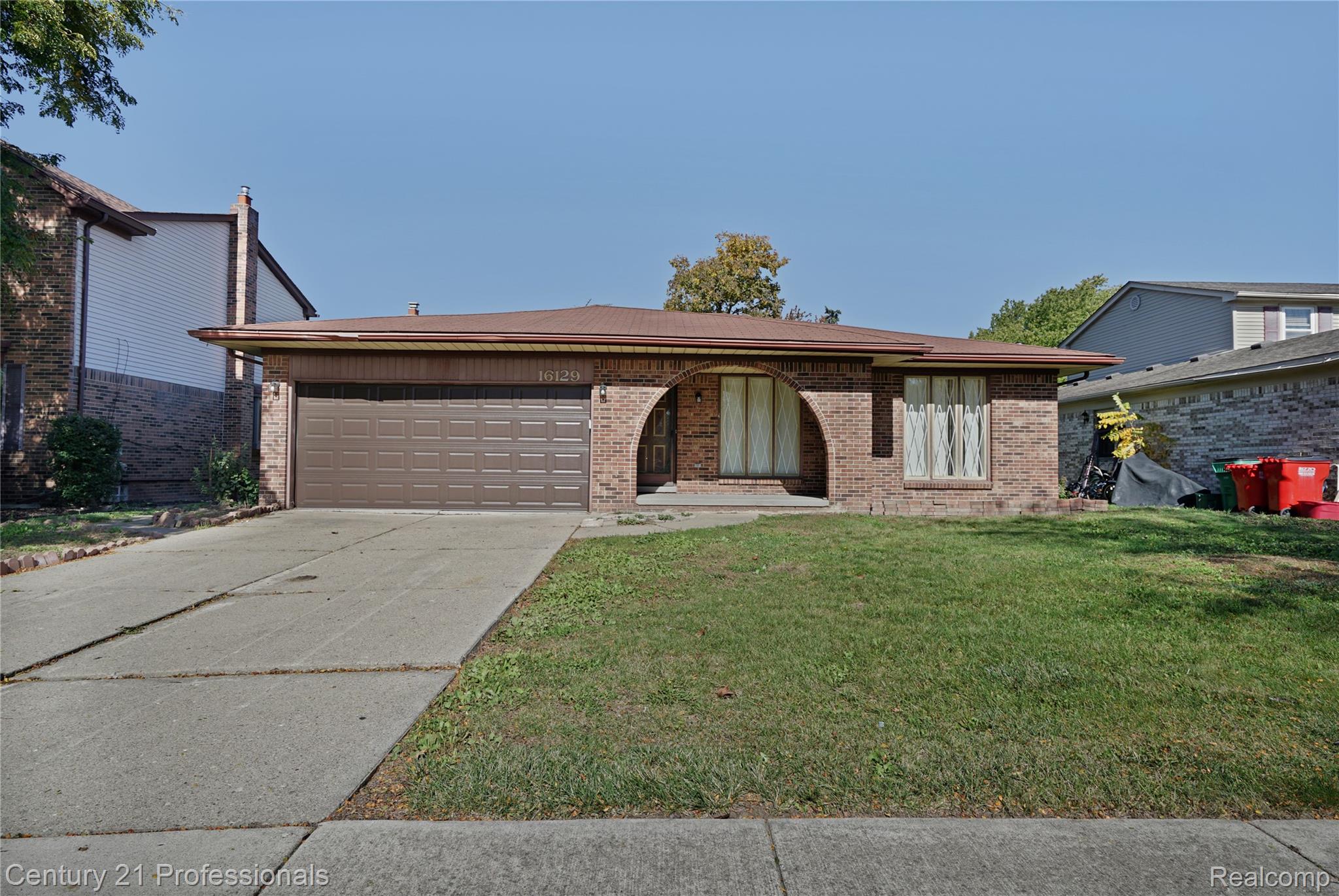 16129 Cambell Drive Property Photo 2