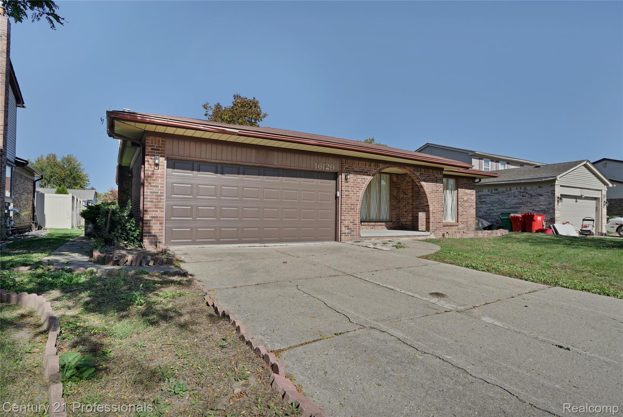 16129 Cambell Drive Property Photo 3
