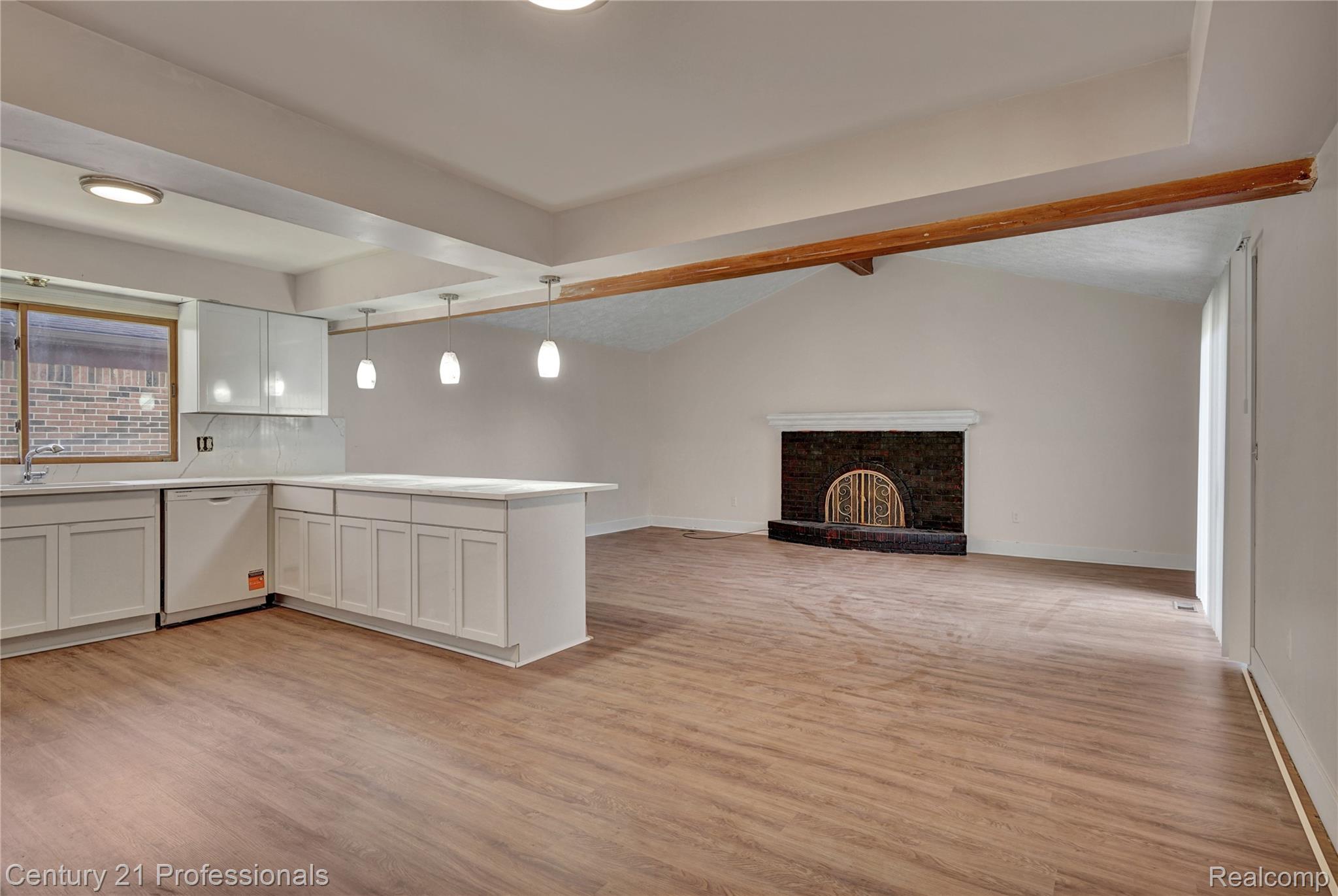 16129 Cambell Drive Property Photo 9