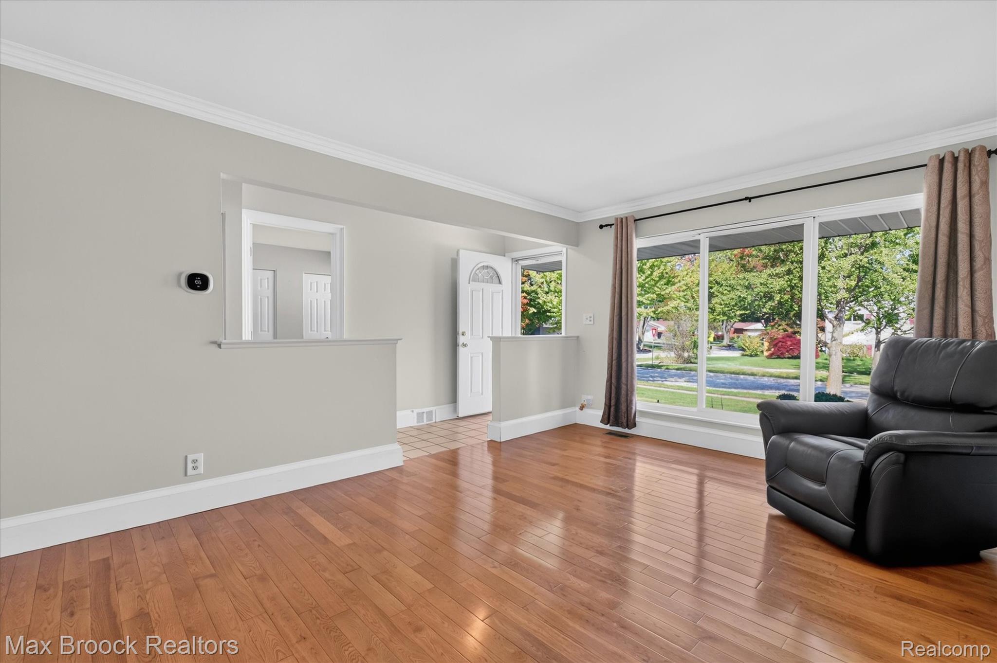 2504 Crofthill Drive Property Photo 4