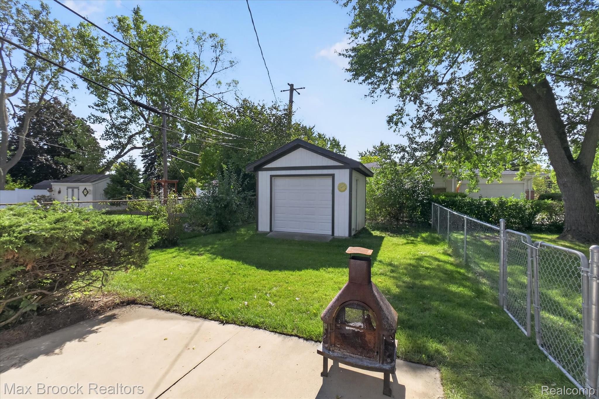 2504 Crofthill Drive Property Photo 5
