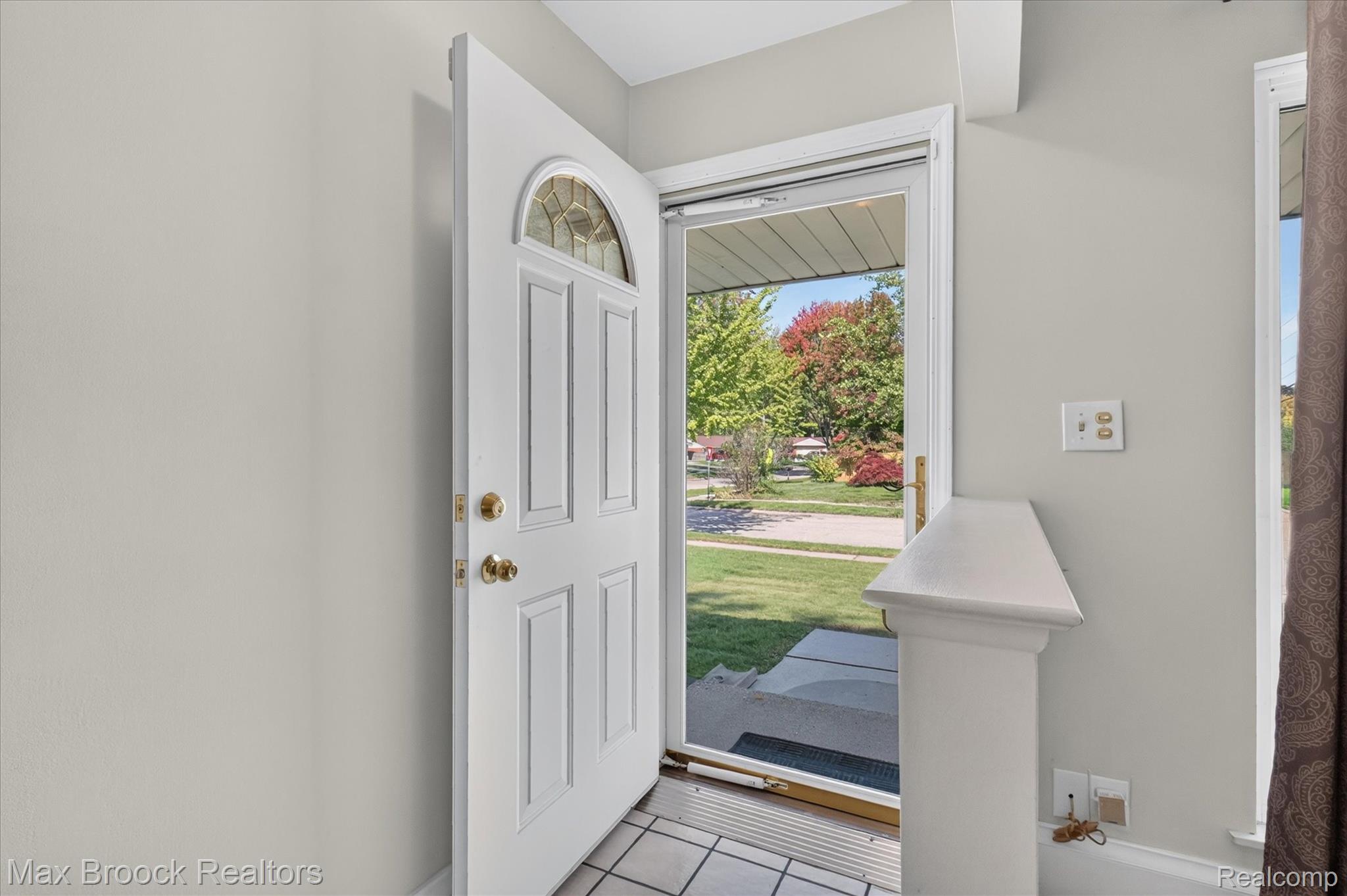2504 Crofthill Drive Property Photo 6