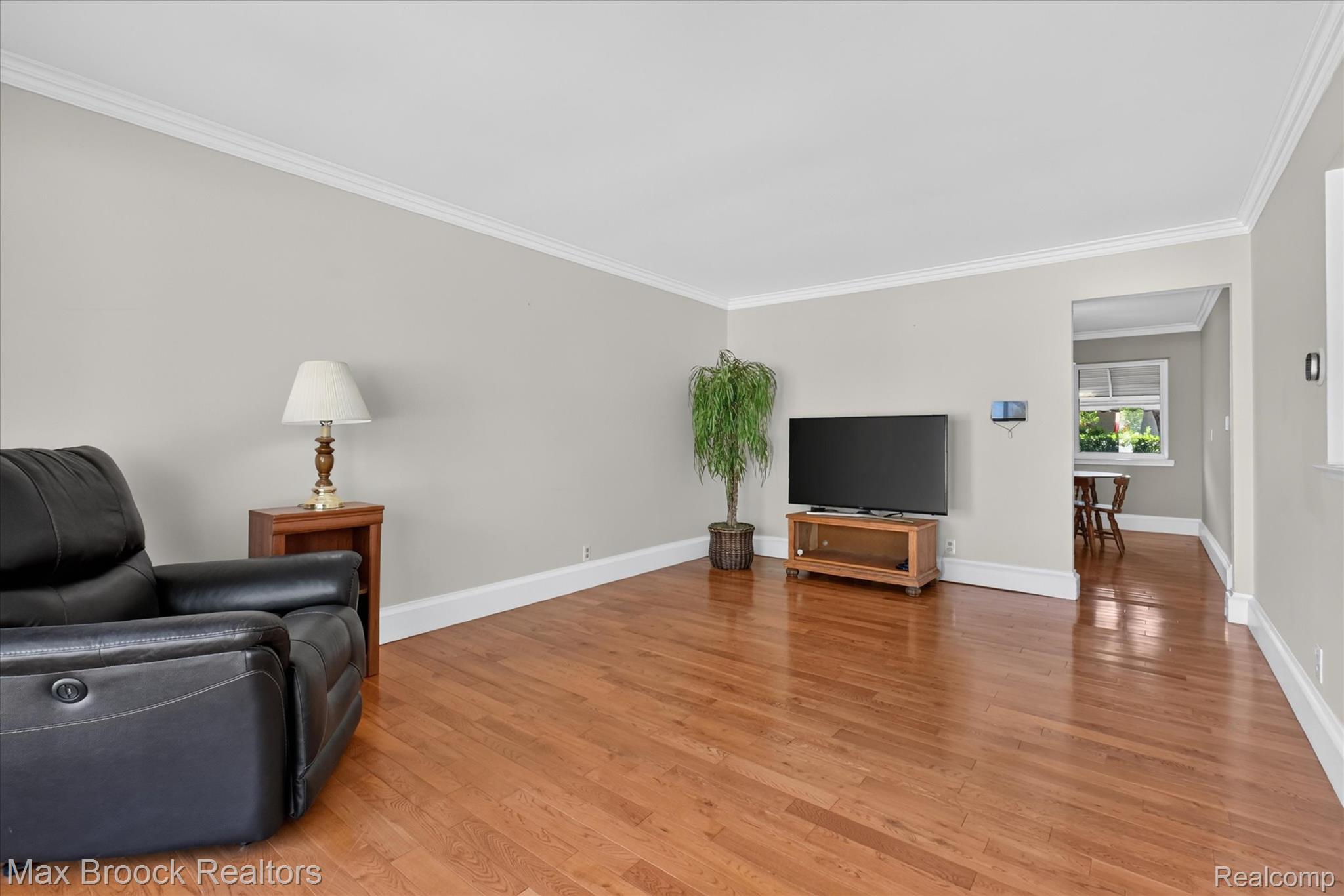 2504 Crofthill Drive Property Photo 9