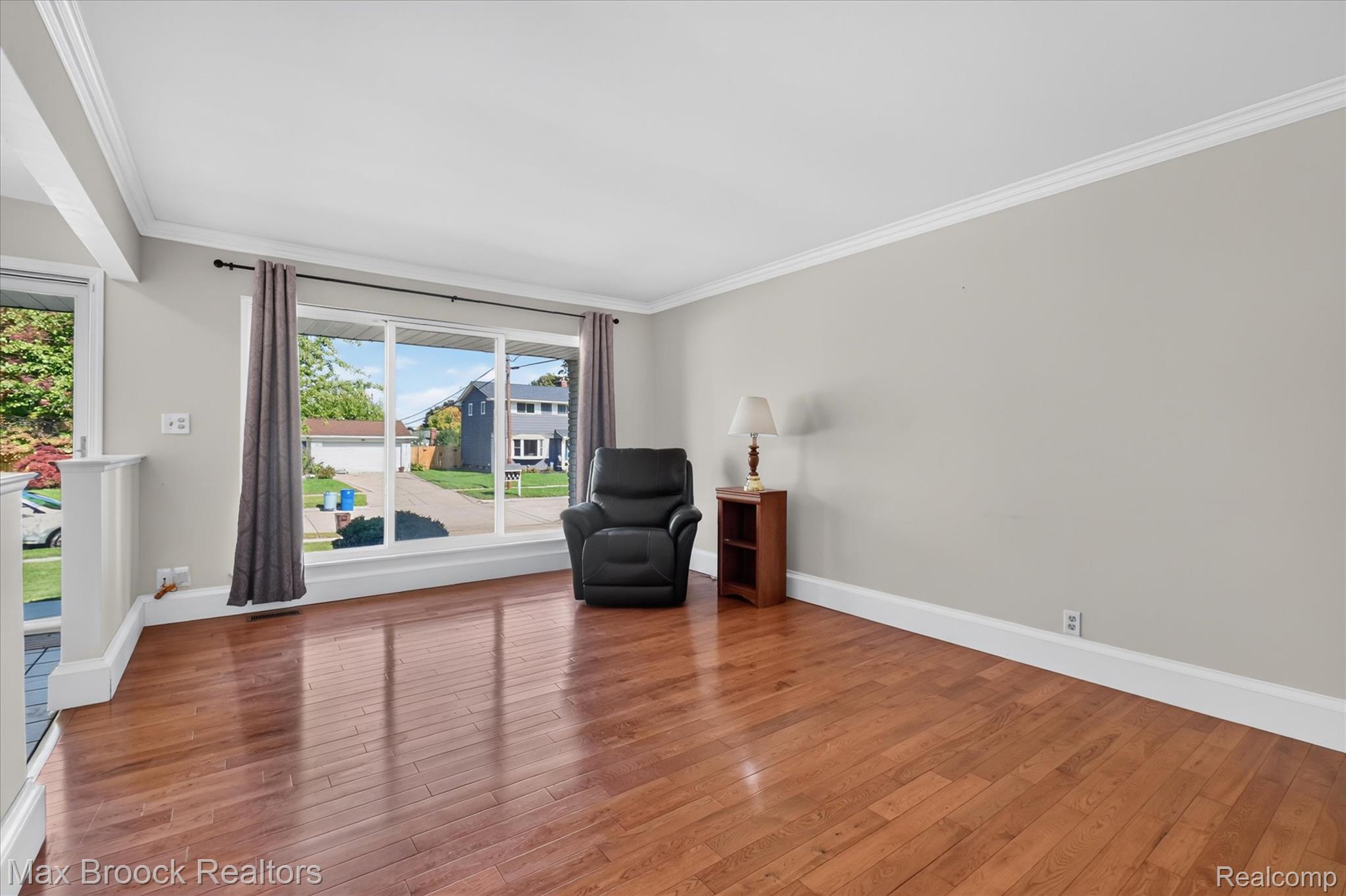 2504 Crofthill Drive Property Photo 10