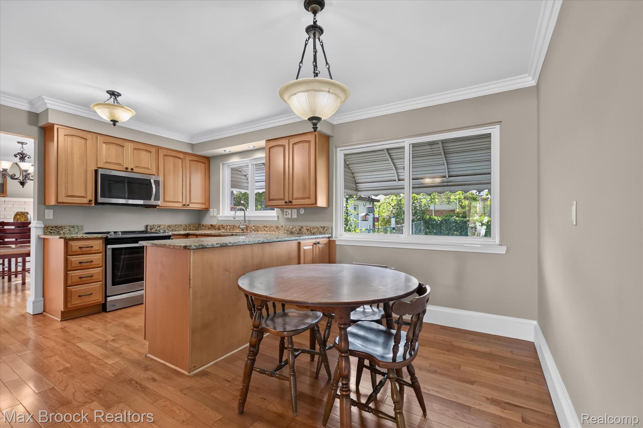 2504 Crofthill Drive Property Photo 11