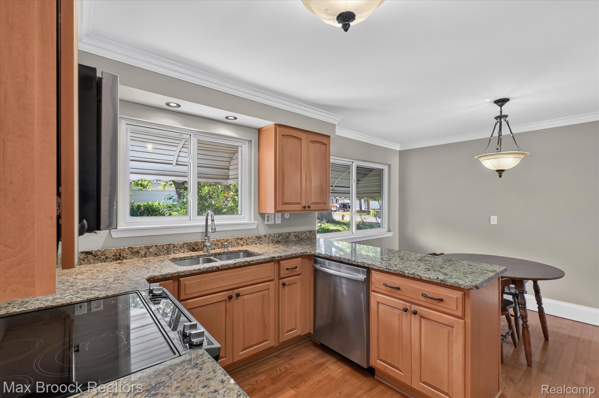 2504 Crofthill Drive Property Photo 15