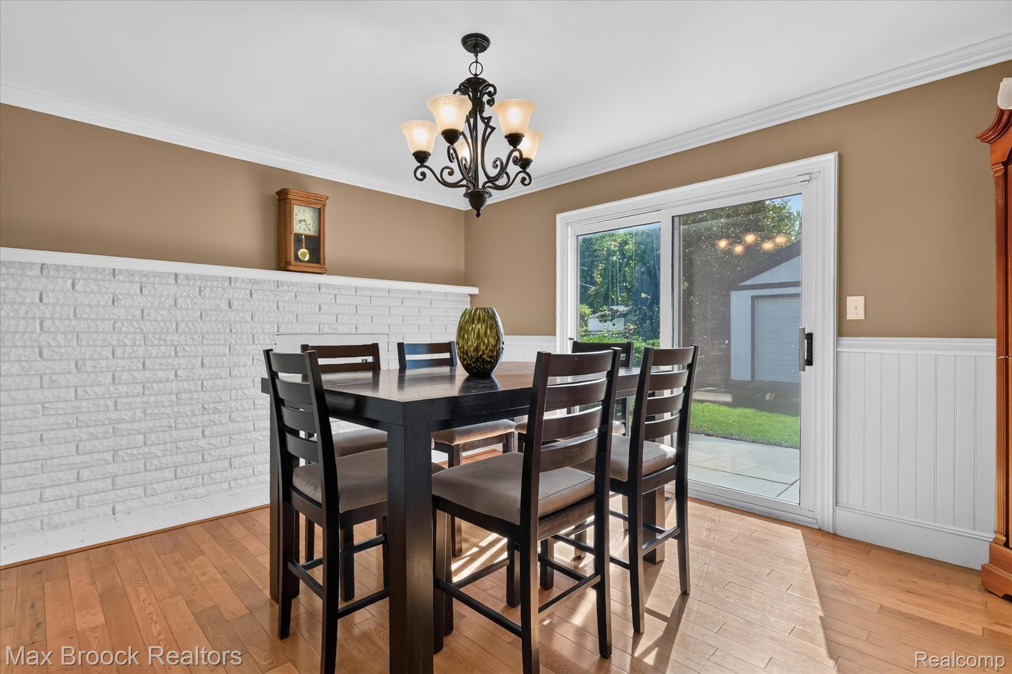 2504 Crofthill Drive Property Photo 17