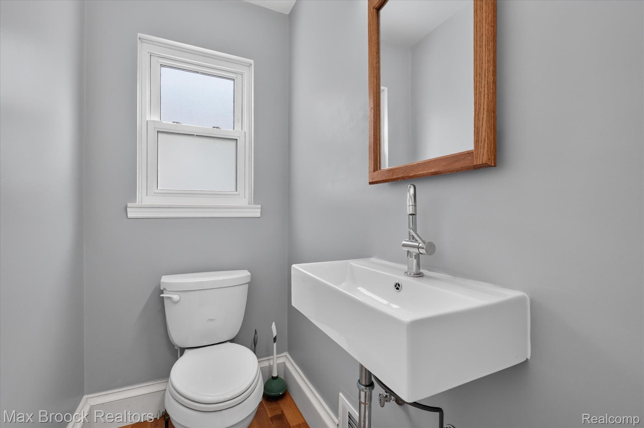 2504 Crofthill Drive Property Photo 20