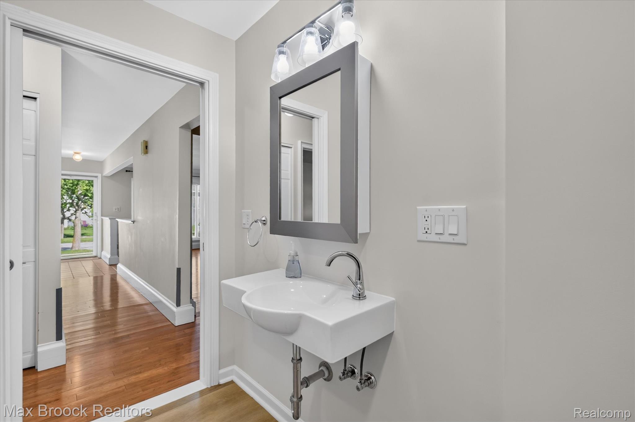 2504 Crofthill Drive Property Photo 24