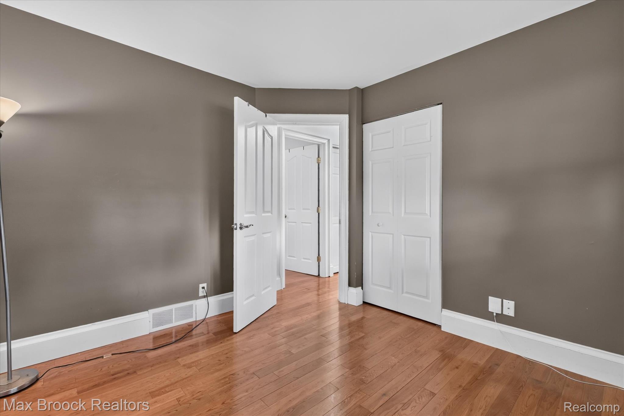 2504 Crofthill Drive Property Photo 28