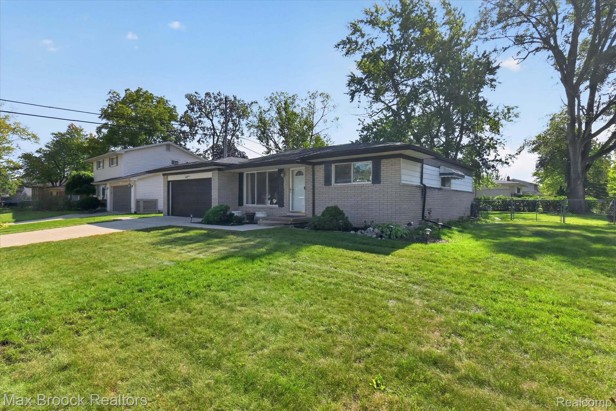 2504 Crofthill Drive Property Photo 38