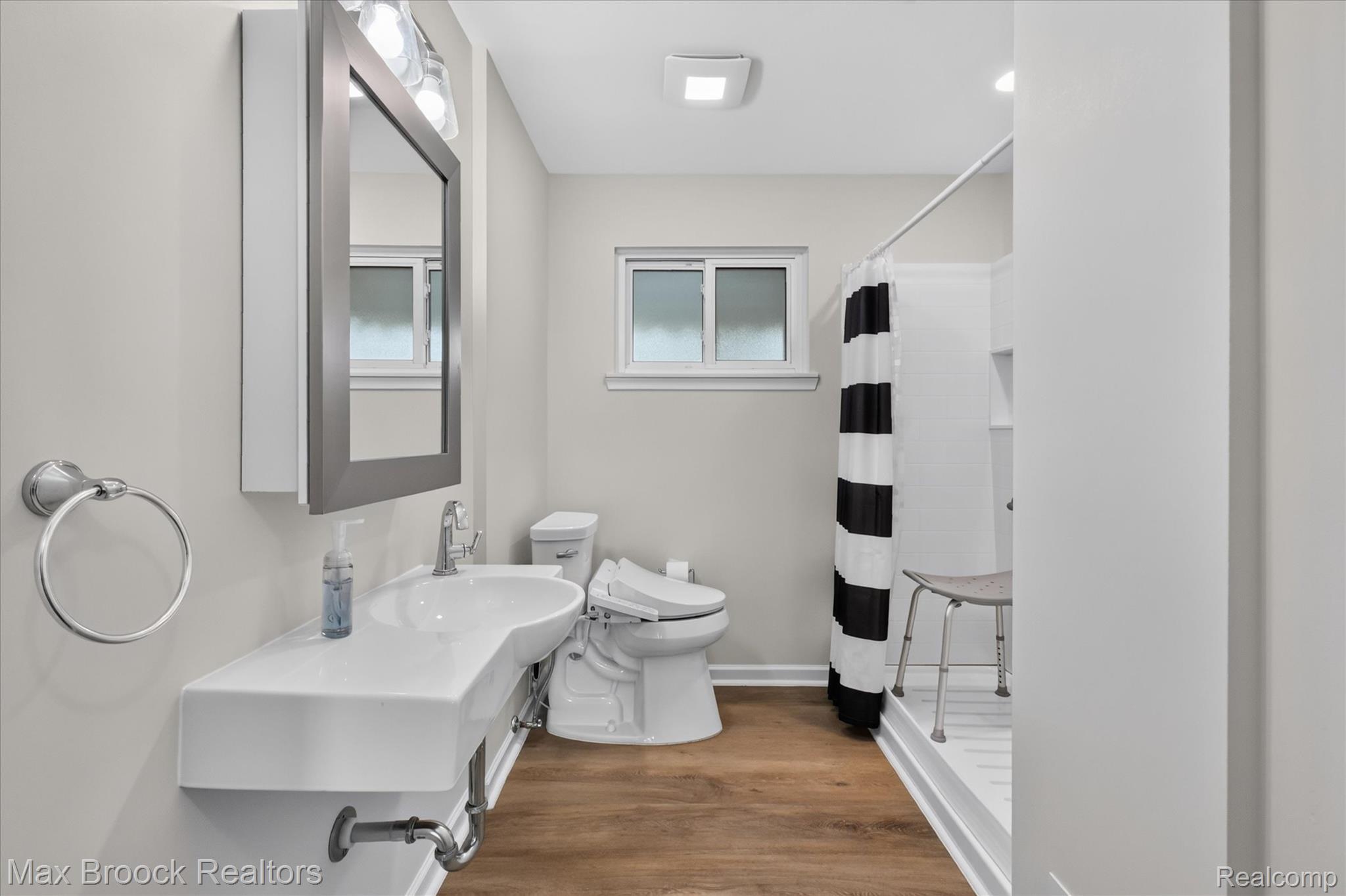 2504 Crofthill Drive Property Photo 44