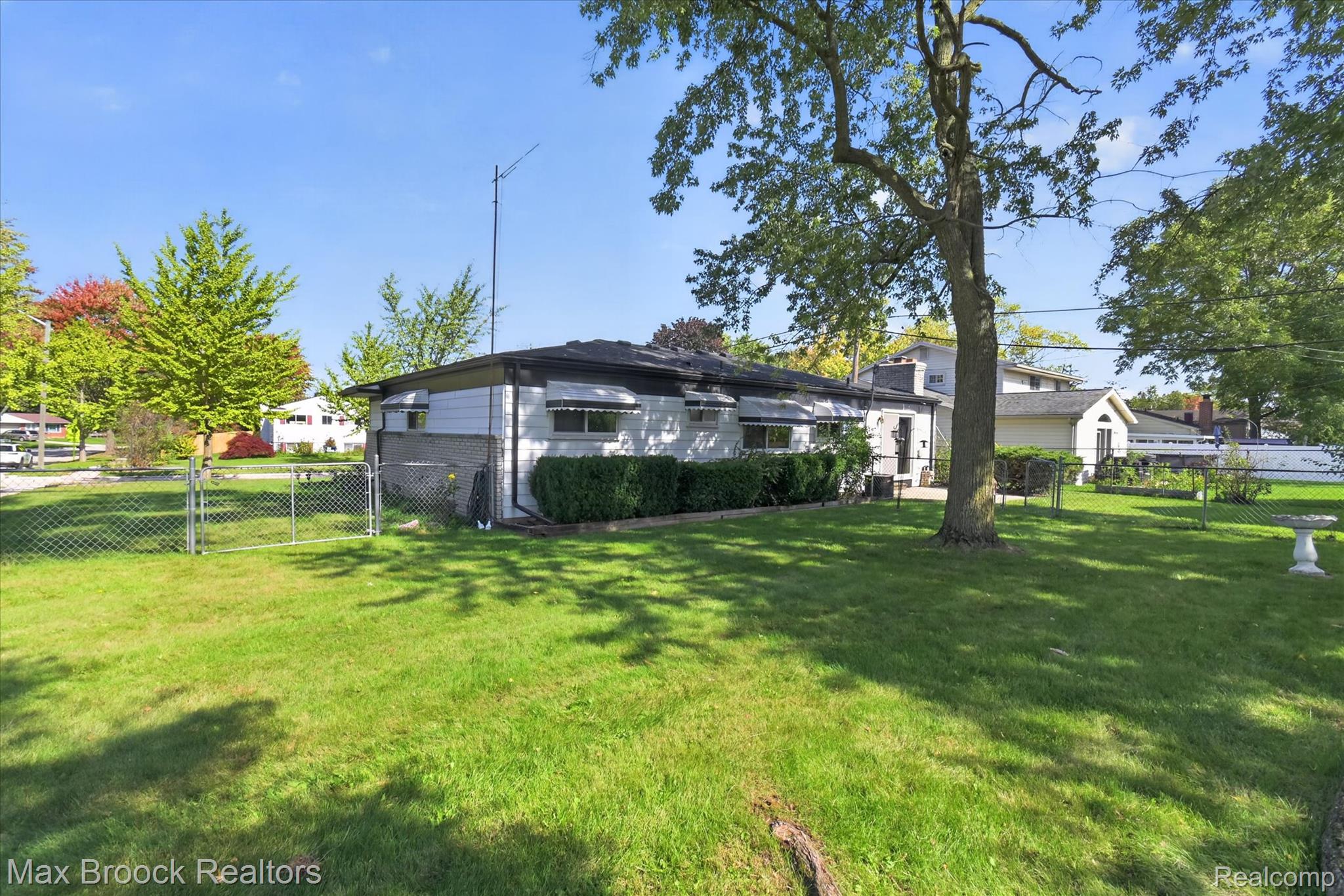 2504 Crofthill Drive Property Photo 45